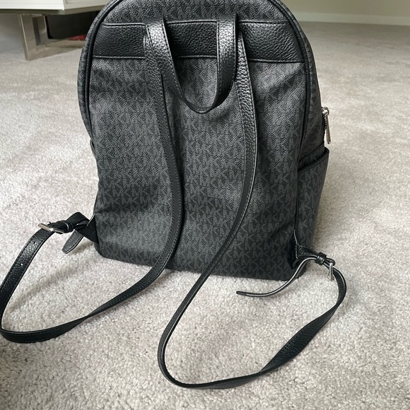 Michael Kors large back pack - Picture 7 of 7